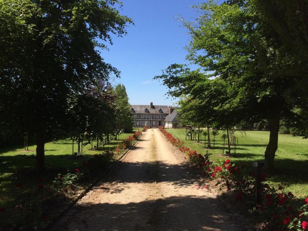 La Gloriette Gite Situe Dans La Propriete Dun Magnifique Manoir Vatteville Exteriér fotografie